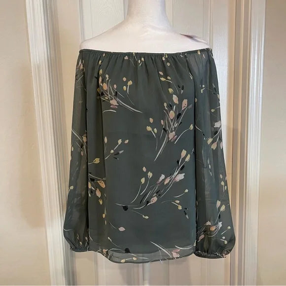 White House Black Market NWT Floral Blouse - Green and Pink - Picture 1 of 7